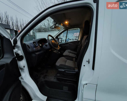 Білий Опель Віваро, об'ємом двигуна 1.6 л та пробігом 248 тис. км за 12000 $, фото 8 на Automoto.ua