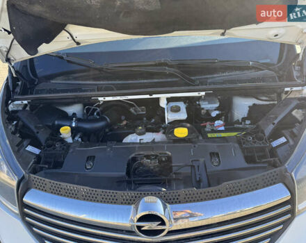 Белый Опель Виваро, объемом двигателя 1.6 л и пробегом 276 тыс. км за 14900 $, фото 18 на Automoto.ua