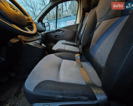 Білий Опель Віваро, об'ємом двигуна 1.6 л та пробігом 248 тис. км за 12000 $, фото 9 на Automoto.ua