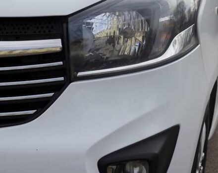 Белый Опель Виваро, объемом двигателя 1.6 л и пробегом 195 тыс. км за 18200 $, фото 7 на Automoto.ua