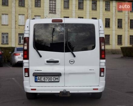 Белый Опель Виваро, объемом двигателя 1.6 л и пробегом 195 тыс. км за 18200 $, фото 3 на Automoto.ua