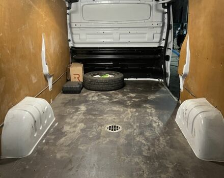 Белый Опель Виваро, объемом двигателя 1.6 л и пробегом 243 тыс. км за 11800 $, фото 5 на Automoto.ua