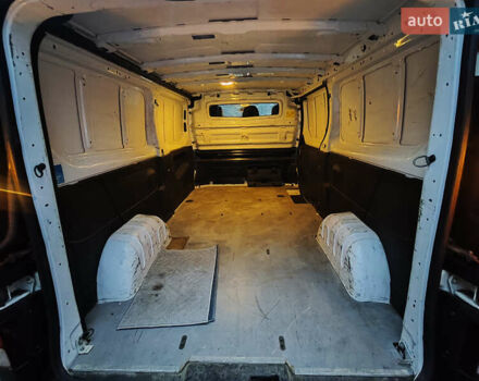 Білий Опель Віваро, об'ємом двигуна 1.6 л та пробігом 248 тис. км за 12000 $, фото 22 на Automoto.ua