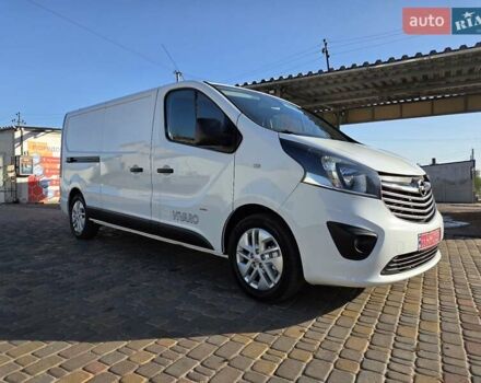 Белый Опель Виваро, объемом двигателя 1.6 л и пробегом 245 тыс. км за 14800 $, фото 2 на Automoto.ua