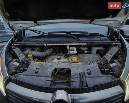 Білий Опель Віваро, об'ємом двигуна 1.6 л та пробігом 248 тис. км за 12000 $, фото 23 на Automoto.ua