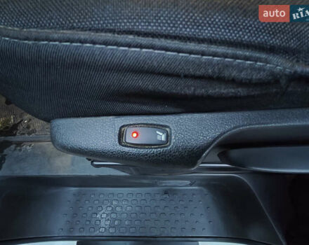 Білий Опель Віваро, об'ємом двигуна 1.6 л та пробігом 248 тис. км за 12000 $, фото 19 на Automoto.ua