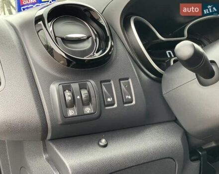 Белый Опель Виваро, объемом двигателя 1.6 л и пробегом 189 тыс. км за 17950 $, фото 28 на Automoto.ua