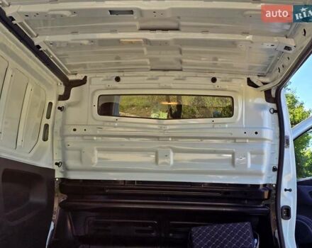 Белый Опель Виваро, объемом двигателя 1.6 л и пробегом 160 тыс. км за 14500 $, фото 24 на Automoto.ua