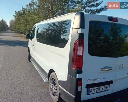 Белый Опель Виваро, объемом двигателя 1.6 л и пробегом 182 тыс. км за 14500 $, фото 3 на Automoto.ua