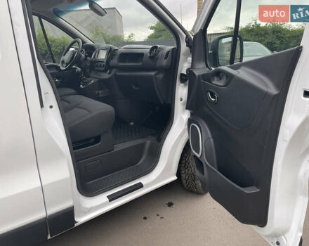Белый Опель Виваро, объемом двигателя 1.6 л и пробегом 128 тыс. км за 14500 $, фото 31 на Automoto.ua