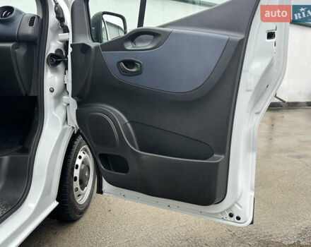 Белый Опель Виваро, объемом двигателя 1.6 л и пробегом 233 тыс. км за 14700 $, фото 68 на Automoto.ua