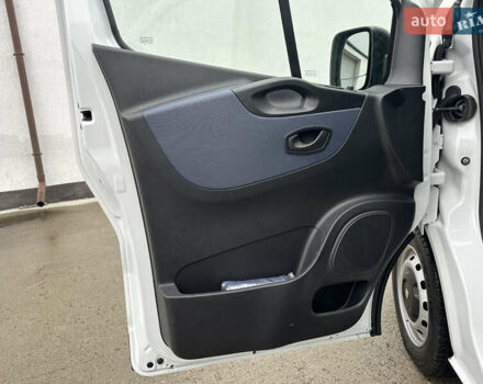 Белый Опель Виваро, объемом двигателя 1.6 л и пробегом 233 тыс. км за 14700 $, фото 37 на Automoto.ua