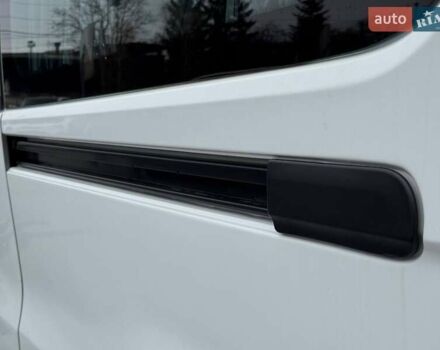 Белый Опель Виваро, объемом двигателя 1.6 л и пробегом 179 тыс. км за 15300 $, фото 11 на Automoto.ua