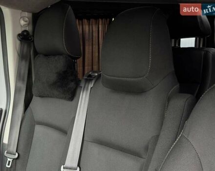 Белый Опель Виваро, объемом двигателя 1.6 л и пробегом 179 тыс. км за 15300 $, фото 43 на Automoto.ua