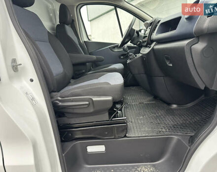 Белый Опель Виваро, объемом двигателя 1.6 л и пробегом 233 тыс. км за 14700 $, фото 70 на Automoto.ua