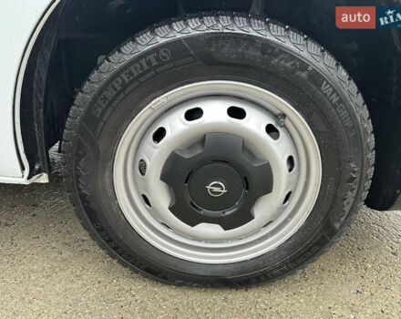 Белый Опель Виваро, объемом двигателя 1.6 л и пробегом 233 тыс. км за 14700 $, фото 31 на Automoto.ua