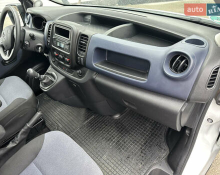 Белый Опель Виваро, объемом двигателя 1.6 л и пробегом 233 тыс. км за 14700 $, фото 72 на Automoto.ua