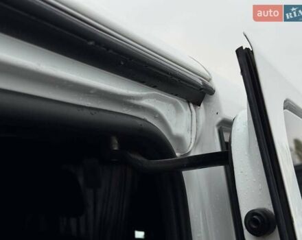 Белый Опель Виваро, объемом двигателя 1.6 л и пробегом 179 тыс. км за 15300 $, фото 28 на Automoto.ua