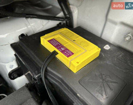 Белый Опель Виваро, объемом двигателя 1.6 л и пробегом 233 тыс. км за 14700 $, фото 94 на Automoto.ua