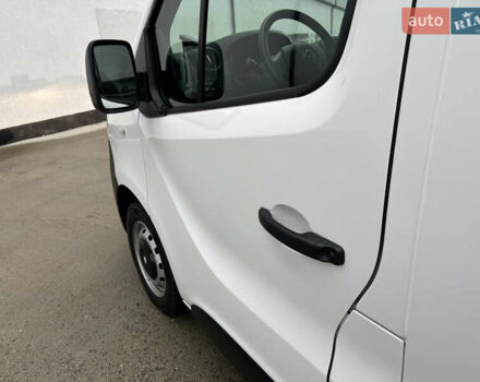 Белый Опель Виваро, объемом двигателя 1.6 л и пробегом 233 тыс. км за 14700 $, фото 12 на Automoto.ua