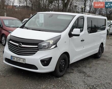 Білий Опель Віваро, об'ємом двигуна 1.6 л та пробігом 205 тис. км за 16550 $, фото 4 на Automoto.ua