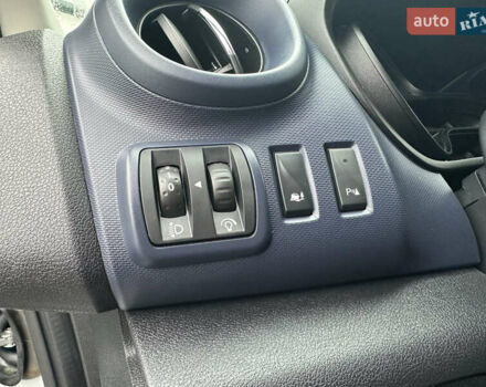 Белый Опель Виваро, объемом двигателя 1.6 л и пробегом 233 тыс. км за 14700 $, фото 41 на Automoto.ua