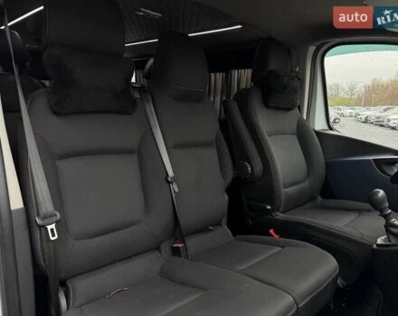 Белый Опель Виваро, объемом двигателя 1.6 л и пробегом 179 тыс. км за 15300 $, фото 58 на Automoto.ua