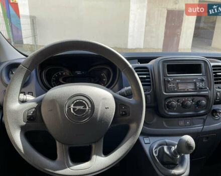 Белый Опель Виваро, объемом двигателя 1.6 л и пробегом 236 тыс. км за 15200 $, фото 14 на Automoto.ua