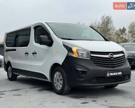 Белый Опель Виваро, объемом двигателя 1.6 л и пробегом 179 тыс. км за 15300 $, фото 1 на Automoto.ua