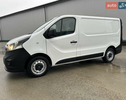 Белый Опель Виваро, объемом двигателя 1.6 л и пробегом 233 тыс. км за 14700 $, фото 5 на Automoto.ua