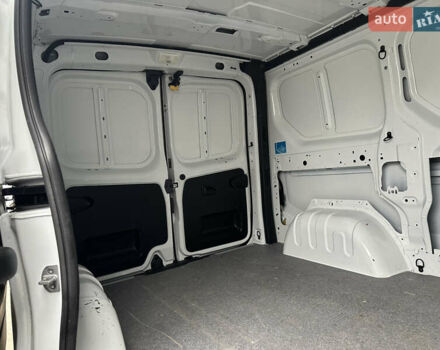 Белый Опель Виваро, объемом двигателя 1.6 л и пробегом 233 тыс. км за 14700 $, фото 63 на Automoto.ua