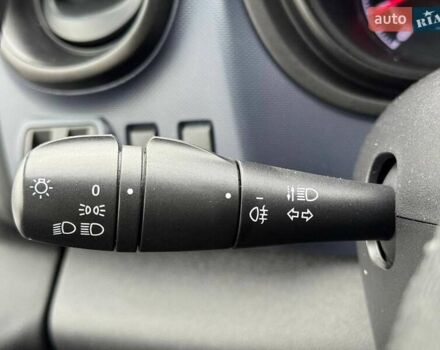 Белый Опель Виваро, объемом двигателя 1.6 л и пробегом 179 тыс. км за 15300 $, фото 20 на Automoto.ua