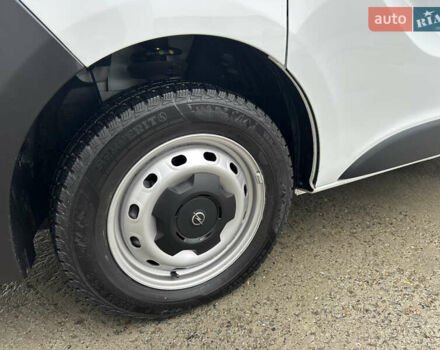 Белый Опель Виваро, объемом двигателя 1.6 л и пробегом 233 тыс. км за 14700 $, фото 7 на Automoto.ua