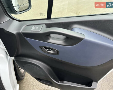 Белый Опель Виваро, объемом двигателя 1.6 л и пробегом 233 тыс. км за 14700 $, фото 69 на Automoto.ua