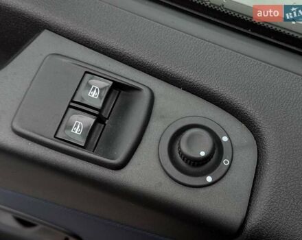 Белый Опель Виваро, объемом двигателя 1.6 л и пробегом 179 тыс. км за 15300 $, фото 35 на Automoto.ua