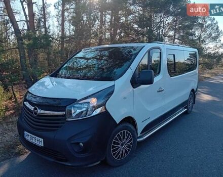 Белый Опель Виваро, объемом двигателя 1.6 л и пробегом 182 тыс. км за 14500 $, фото 4 на Automoto.ua