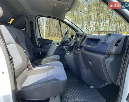 Белый Опель Виваро, объемом двигателя 1.6 л и пробегом 236 тыс. км за 15200 $, фото 6 на Automoto.ua