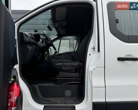 Белый Опель Виваро, объемом двигателя 1.6 л и пробегом 179 тыс. км за 15300 $, фото 15 на Automoto.ua