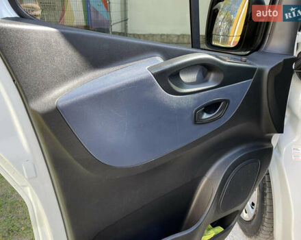 Белый Опель Виваро, объемом двигателя 1.6 л и пробегом 242 тыс. км за 14500 $, фото 15 на Automoto.ua