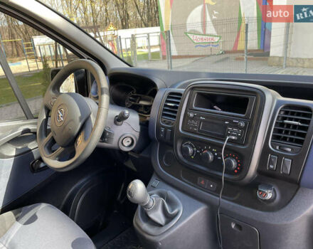 Белый Опель Виваро, объемом двигателя 1.6 л и пробегом 236 тыс. км за 15200 $, фото 9 на Automoto.ua