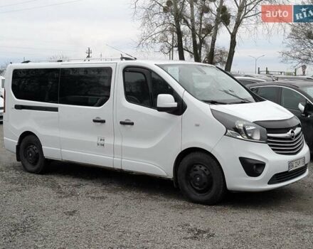 Білий Опель Віваро, об'ємом двигуна 1.6 л та пробігом 205 тис. км за 16550 $, фото 8 на Automoto.ua