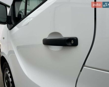 Белый Опель Виваро, объемом двигателя 1.6 л и пробегом 233 тыс. км за 14700 $, фото 13 на Automoto.ua