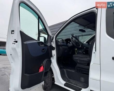 Белый Опель Виваро, объемом двигателя 1.6 л и пробегом 179 тыс. км за 15300 $, фото 13 на Automoto.ua