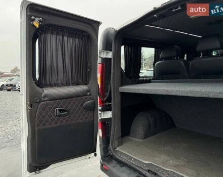 Белый Опель Виваро, объемом двигателя 1.6 л и пробегом 179 тыс. км за 15300 $, фото 47 на Automoto.ua