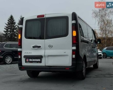 Белый Опель Виваро, объемом двигателя 1.6 л и пробегом 179 тыс. км за 15300 $, фото 5 на Automoto.ua