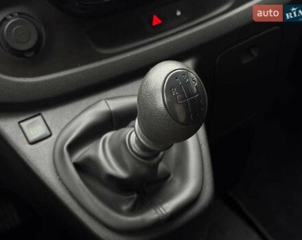 Белый Опель Виваро, объемом двигателя 1.6 л и пробегом 179 тыс. км за 15300 $, фото 23 на Automoto.ua