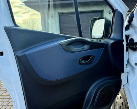 Белый Опель Виваро, объемом двигателя 1.6 л и пробегом 260 тыс. км за 11499 $, фото 26 на Automoto.ua