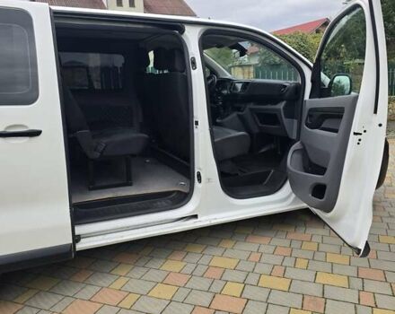 Білий Опель Віваро, об'ємом двигуна 2 л та пробігом 320 тис. км за 16300 $, фото 6 на Automoto.ua