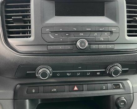 Білий Опель Віваро, об'ємом двигуна 2 л та пробігом 158 тис. км за 17600 $, фото 12 на Automoto.ua