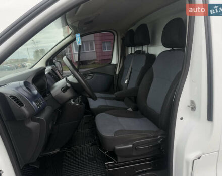 Белый Опель Виваро, объемом двигателя 1.6 л и пробегом 195 тыс. км за 13500 $, фото 6 на Automoto.ua
